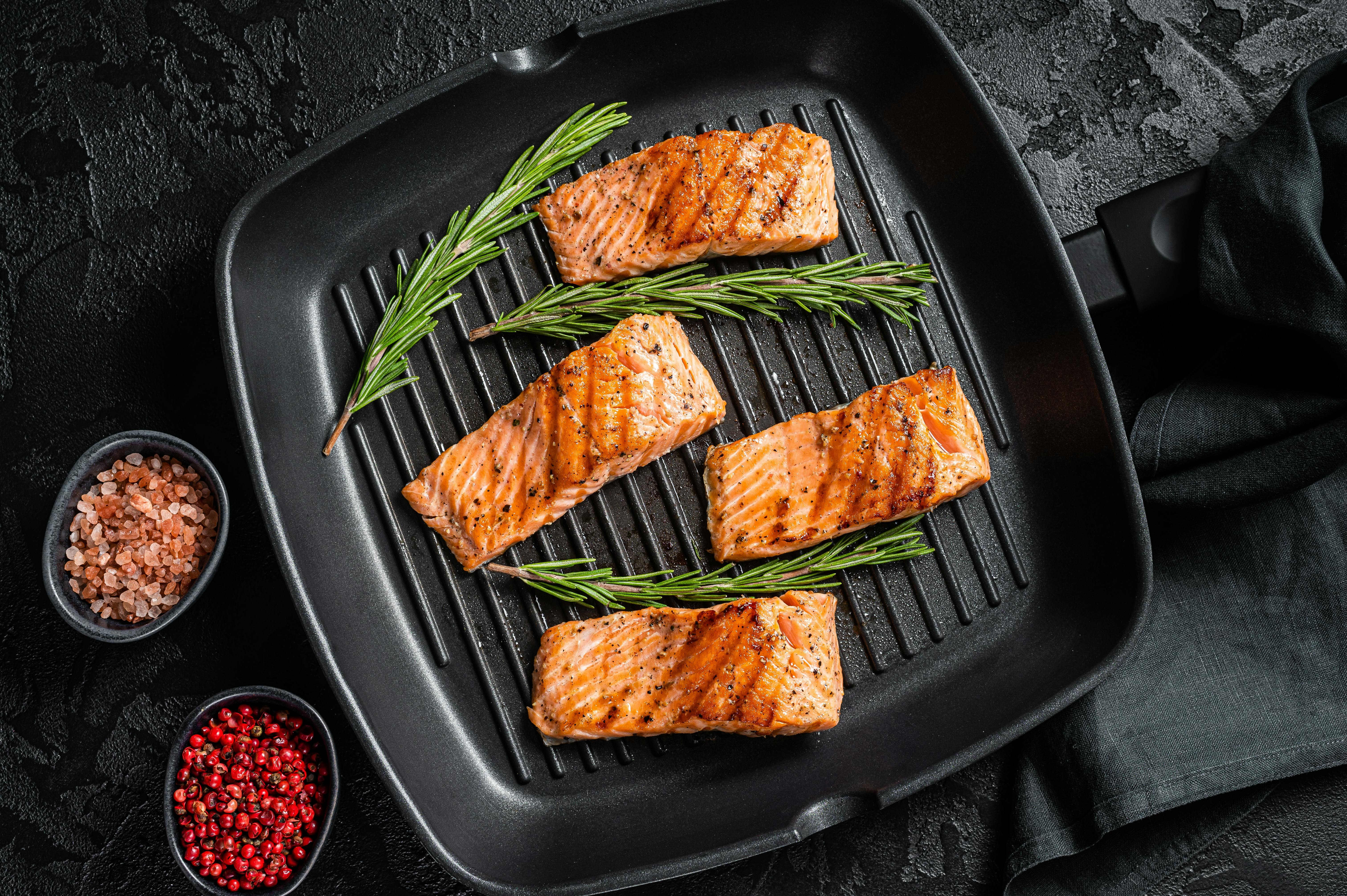 Merten & Storck Pre-Seasoned Carbon Steel Square Grill Pan, Lightweight and  Durable, Sear Grill Broil Fry, Induction, Steel Handle