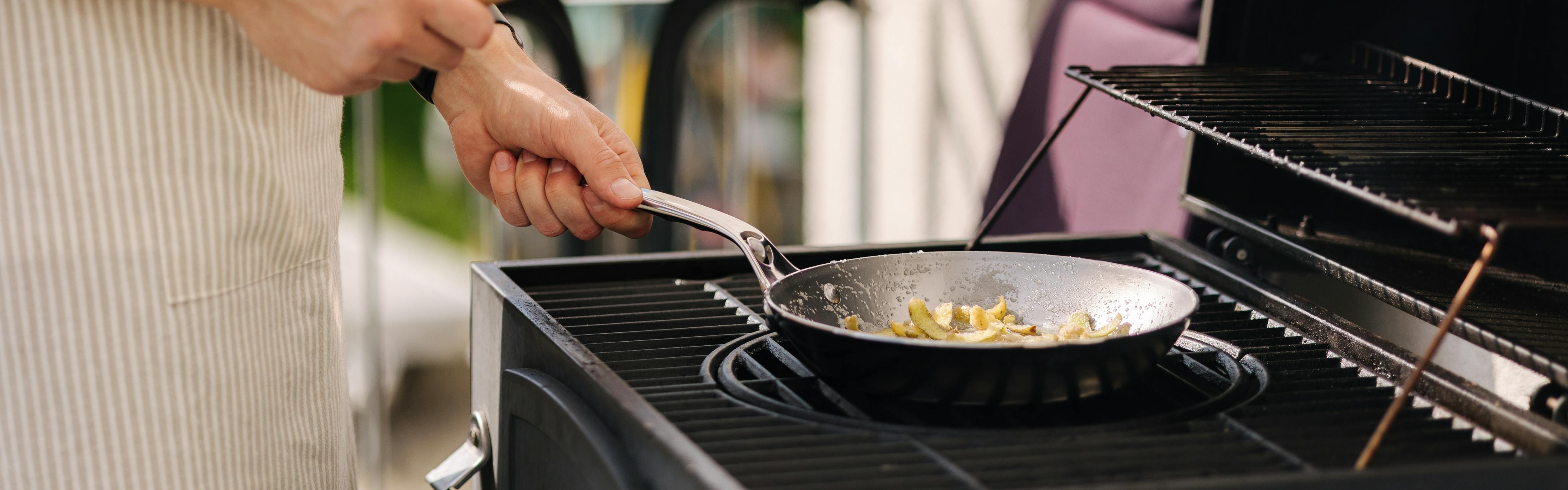 de Buyer MINERAL B Carbon Steel Wok Pan - 11” - Ideal for Steaming, Stir  Frying & Deep Frying - Naturally Nonstick - Made in France