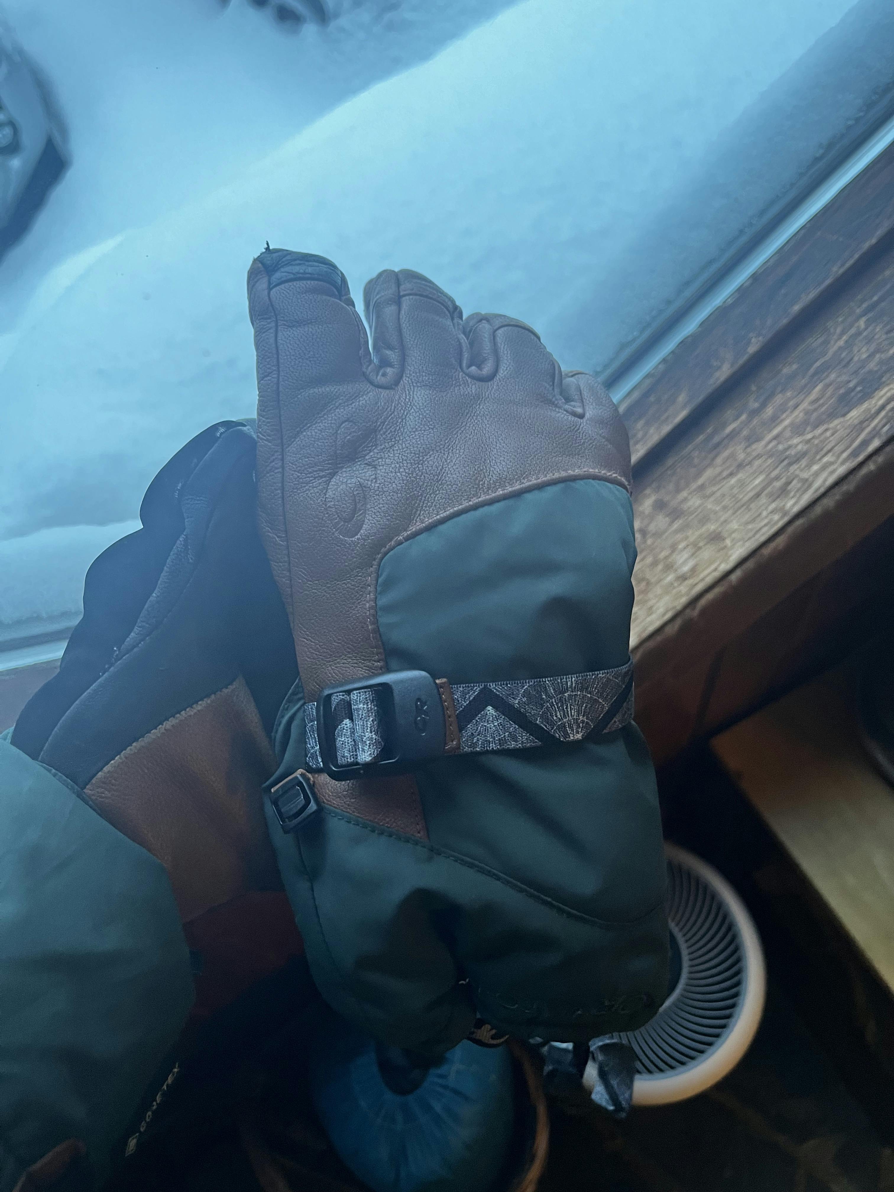 Review: Outdoor Research Prevail Heated GORE-TEX Gloves