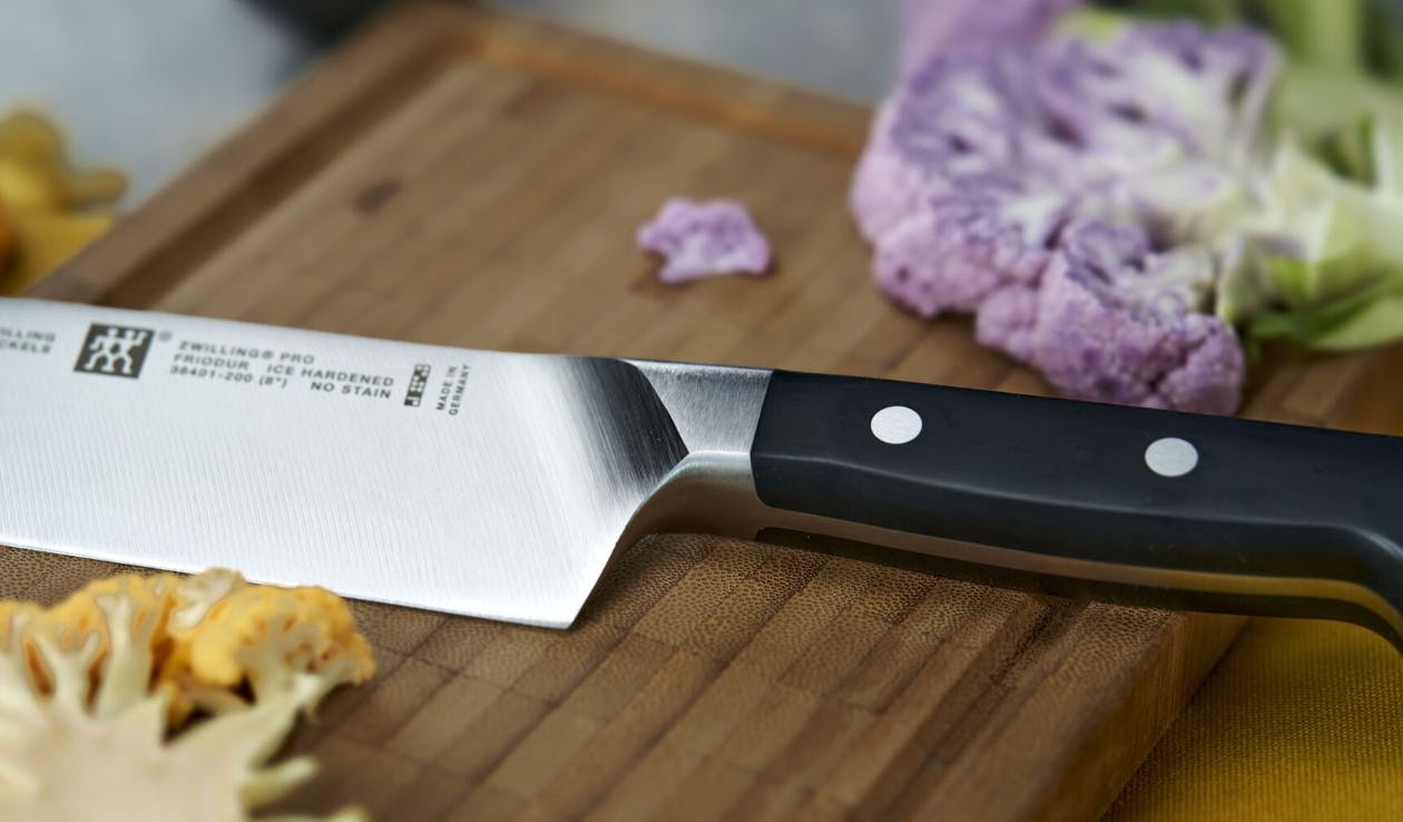 My first adult knife, Zwilling Pro 7 chef's knife : r/chefknives