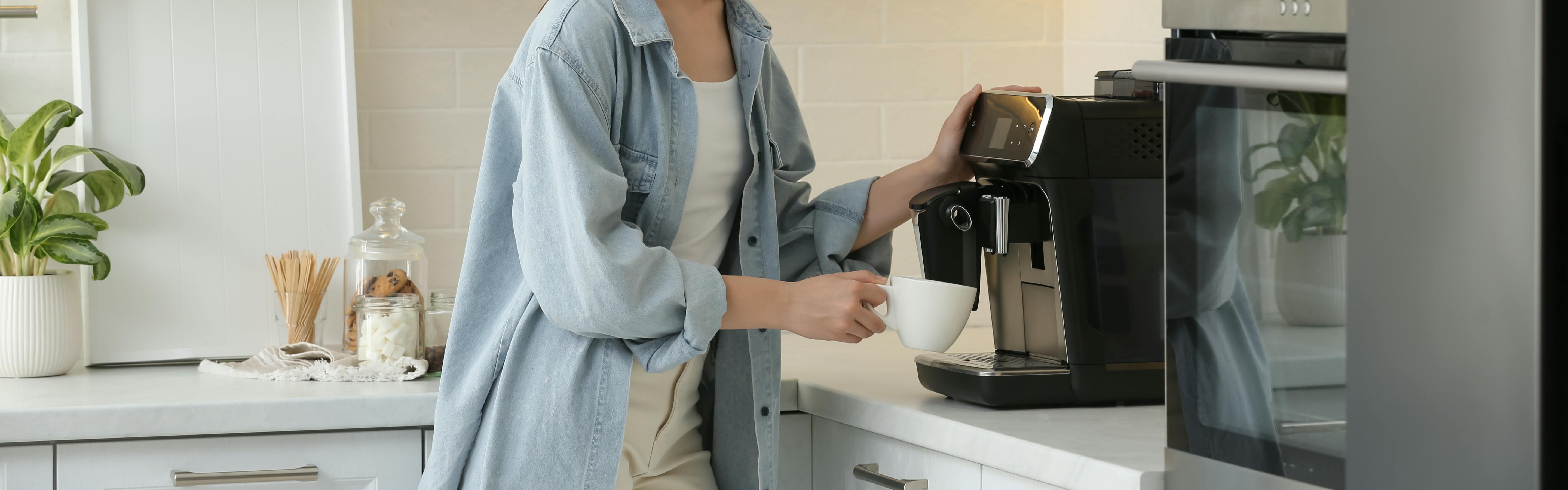 An Expert Guide to Espresso Machines with Built-in Grinders
